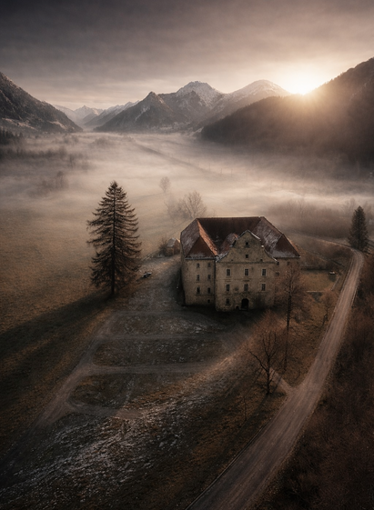 Schloß Ehrnau im Nebel | Doppelreiter | © Wilhelm Luttenberger