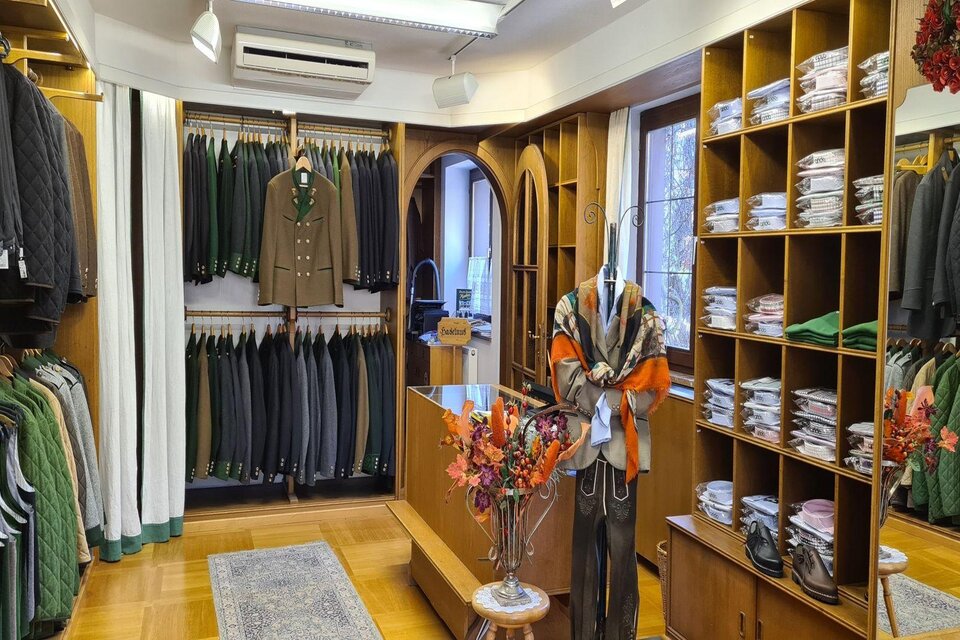 Tailoring and traditional costume shop Haselnus - Impression #1 | © Stephanie Bor