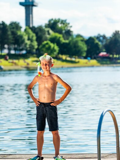 Junge am Steg mit Schnorchelausrüstung | © Region Graz - Mias Photoart
