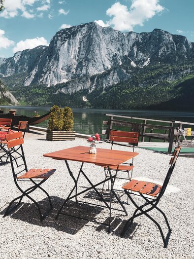 Seeloungewith a view of Lake Altaussee | © Theresa Schwaiger