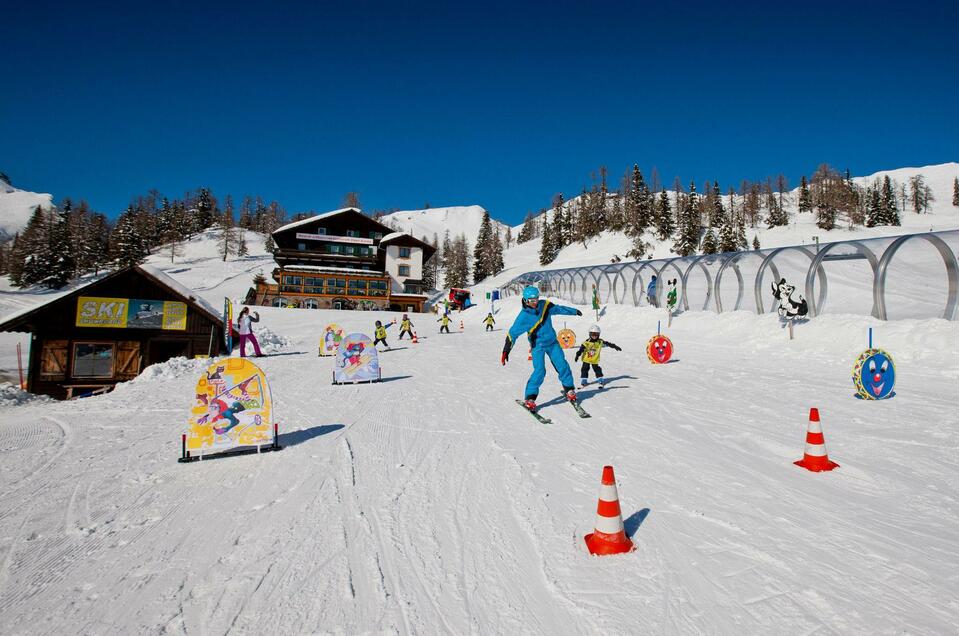 ski school and ski rental Mount Action - Impression #1