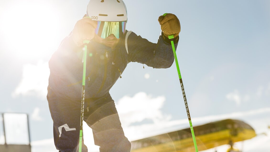 Skifahrer beim Start der Speedstrecke | © Dominik Steiner