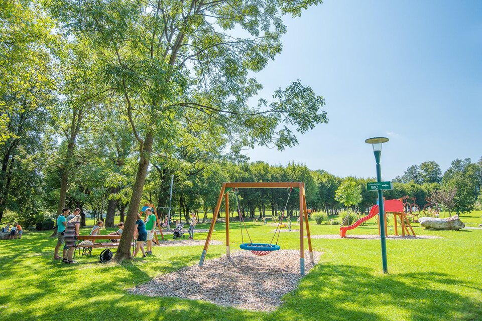 Spielplatz Schlosspark Pöllau - Impression #1 | © Helmut Schweighofer