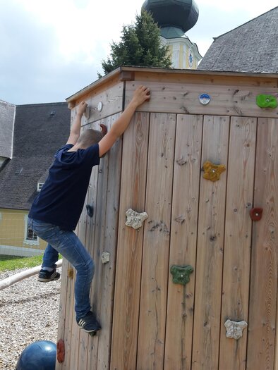Spielplatz St. Jakob_Kletterwand_Oststeiermark | © Kräftereich