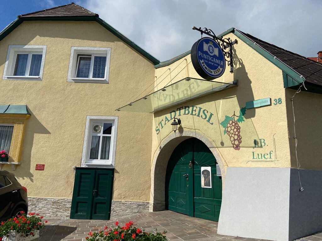 City wine tavern Luef in Friedberg | steiermark.com