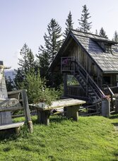 Stoahandhütte_Hütte1_Almenland_Oststeiermark | © Oststeiermark Tourismus | K. Elmleitner | © Oststeiermark Tourismus