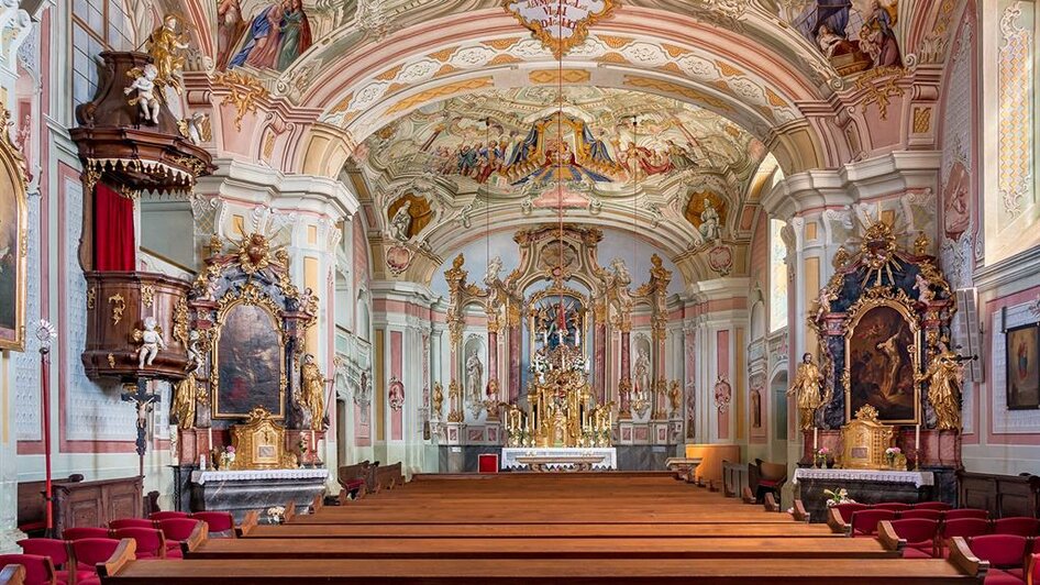 Wallfahrtskirche Frauenberg mit Blick auf Altar | © Romana Maier