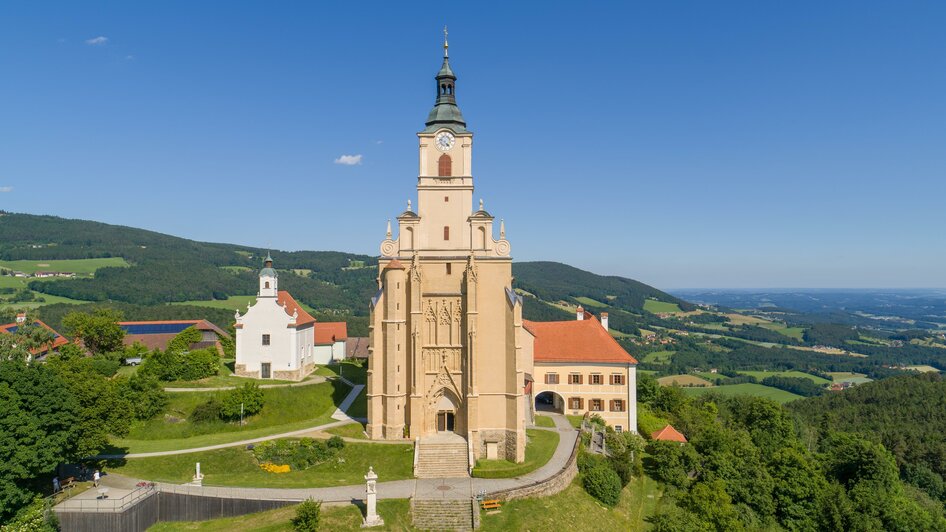 Pilgrimage Church Pöllauberg_aerial view_Eastern Styria | © Helmut Schweighofer