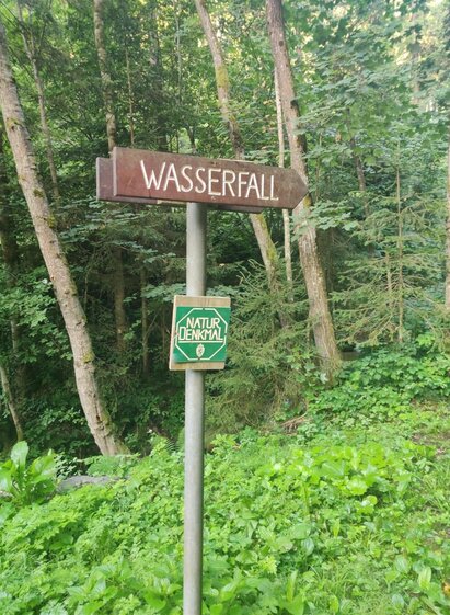 Schild Wasserfall | Ferienwohnung Steirerglück | © Ferienwohnung Steirerglück