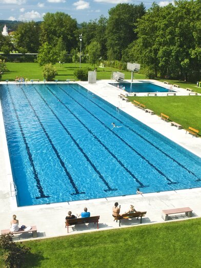 Wellenbad_Sportbecken_Oststeiermark | Michaela Begsteiger | © Stadtgemeinde Gleisdorf_Tourismusverband Oststeiermark