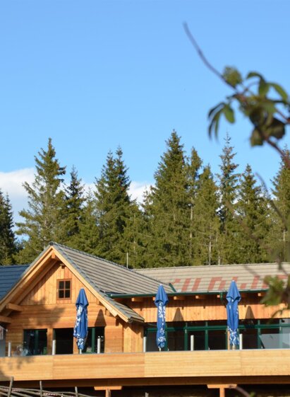 Wildwiesenhütte_von außen_Oststeiermark | © Wildwiesenhof
