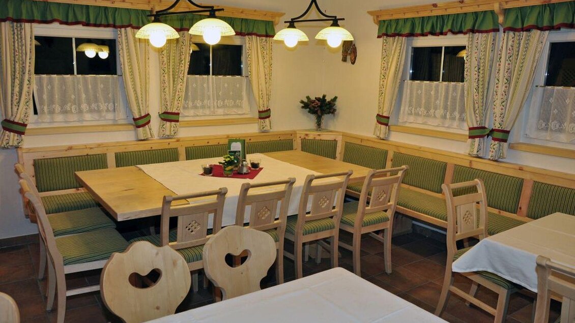 <p>Das gemütliche Stüberl im Wirtshaus Popp'n Angerl in Tauplitz</p> | © Familie Heiß