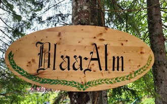 Blaa Alm, Altaussee, wooden sign | © Petra Kirchschlager