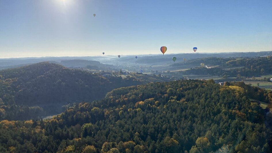 Ballone über dem Thermen- und Vulkanland | © Kindermann-Schön
