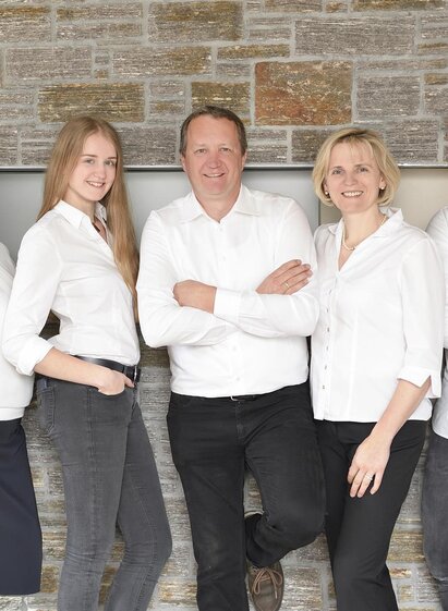 Familie Hainzl-Jauk | © Buschenschank  Weinbau Fam. Hainzl-Jauk vlg. Riadl | © Buschenschank  Weinbau Fam. Hainzl-Jauk vlg. Riadl
