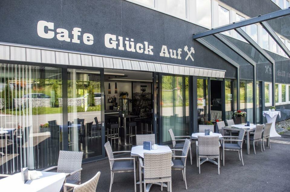 Cafe Glück Auf-Terrasse-Murtal-Steiermark | © Pfripfl Lucas