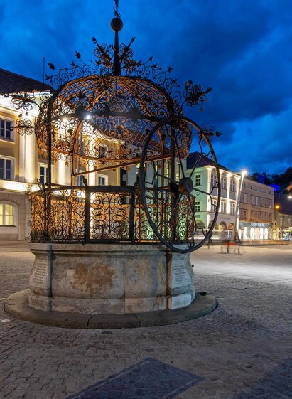 Eisner Brunnen bei Nacht | © K. Pashkovskaya