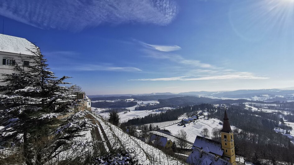 Winterlicher Blick von Schloss Kapfenstein | © Spiritour.at, Gabriele Grandl
