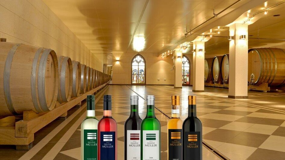 Weinkeller mit den Produkten | © Domäne Müller Gutsverwaltung GmbH