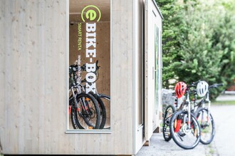 E-Bike-Box | © JUFA Hotel Bio Landererlebnis