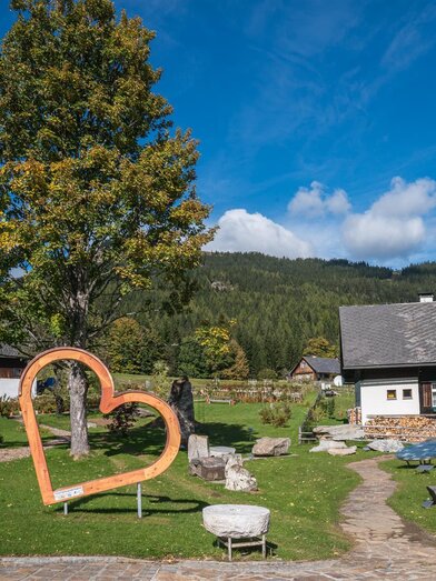 Geopark Glashütten mit Fotoherz | © TV Südsteiermark