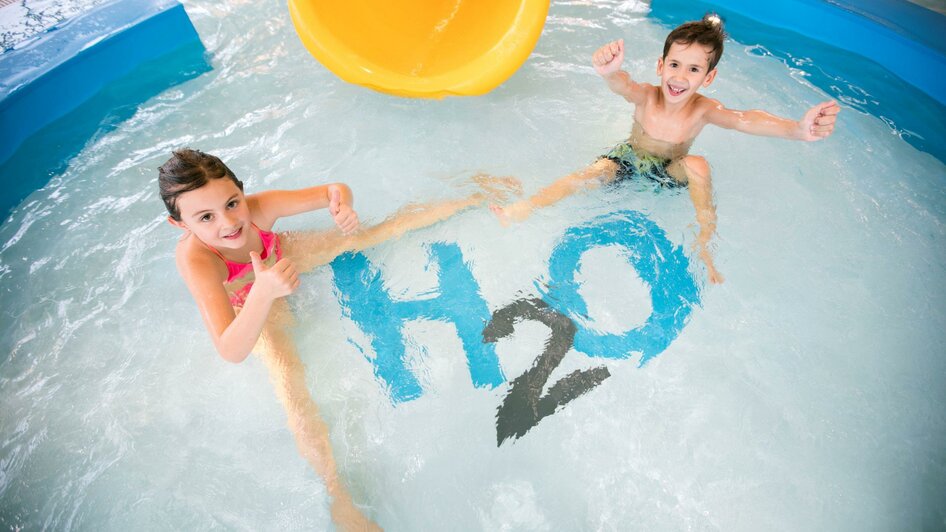 Kinder im Wasser | © H2O Hotel-Thermen-Resort