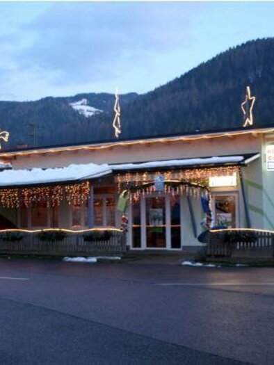 Helis Cafe