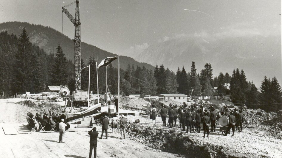 Grundsteinlegung zur Errichtung der Sonnenalm 1964