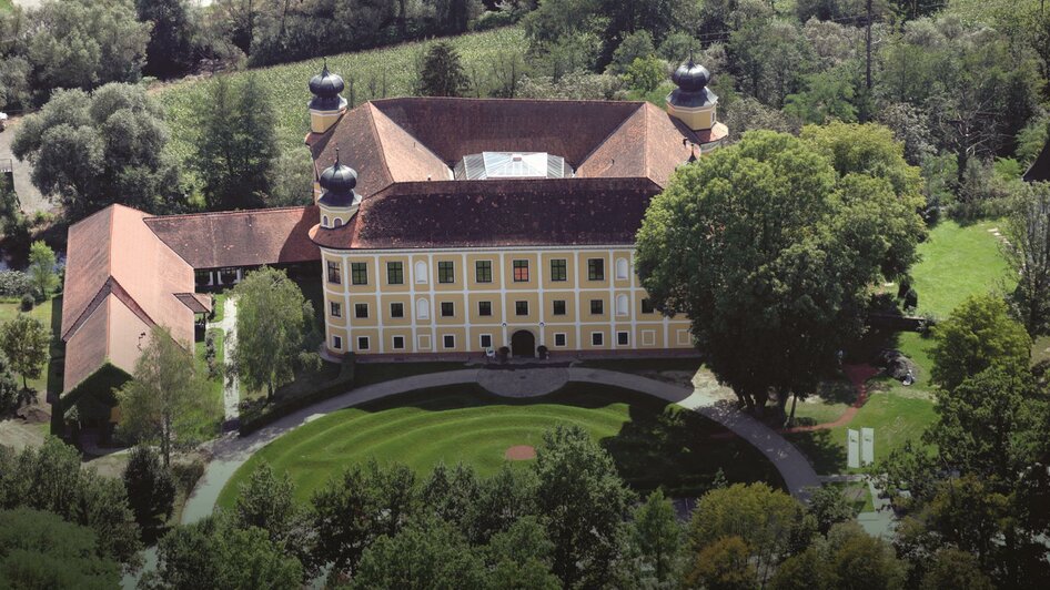 Schloss Gleinstätten aus der Vogelperspektive | © Schloss Gleinstätten