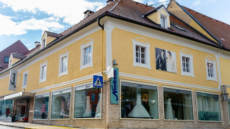 Modehaus Neuböck-Außenansicht-Murtal-Steiermark