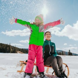 Auf ins Rodelvergnügen auf der Rodelwiese | © Schilcherland Steiermark