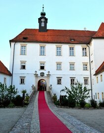 Eingang Schloss Oberradkersburg