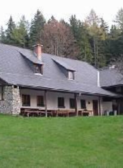 schutzhuette-von-aussen