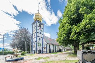 St. Barbara Kirche - Hundertwasser | © Lipizzanerheimat_Die Abbilderei
