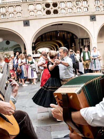 Volksmusik und Tanz beim Aufsteirern in Graz | © Ivents Kulturagentur-Ulrike Rauch