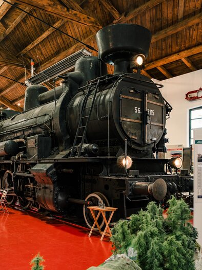 Historische Dampflokomotive mit Infotafeln im TEML Eisenbahnmuseum Lieboch. | © Region Graz-Mias Photoart