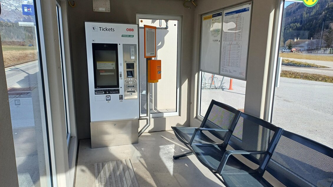 Bahnhof Stein Enns | Wartebereich | © Heidi Grundner