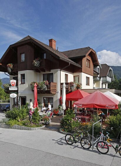 Hausfoto Sommer | © Dorf Café