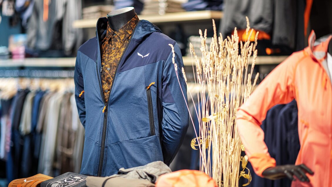 Aufnahme Kleidung | © Mountain Shop Schladming