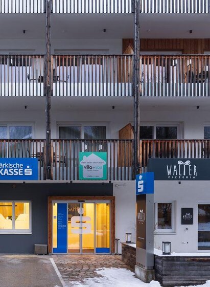 Außenaufnahme | Sadaf Azam | Schladming-Dachstein | © Steiermärkische Sparkasse - Filiale Haus