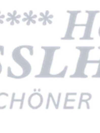 A hotel named "Rösslhof." It offers a lovely vacation and has four stars. | © Hotel Rösslhof