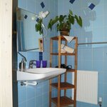 Photo of Triple room, shower, toilet | © Seminar- und Erlebnishof "Das schwarze Schaf"