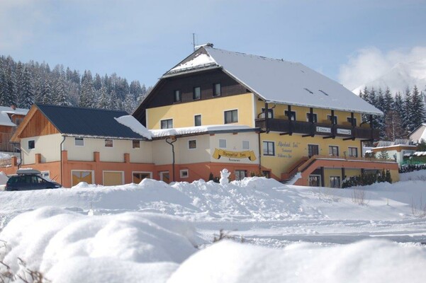 AlpenhotelLanz-Außenansicht-Winter-Murtal | © Alpenhotel Lanz