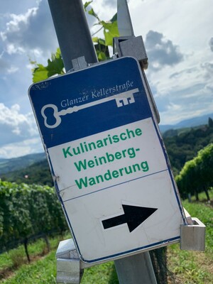 Kulinarische Weinbergwanderung Schild | © Altes Herrenhaus| Tourismusverband Südsteiermark