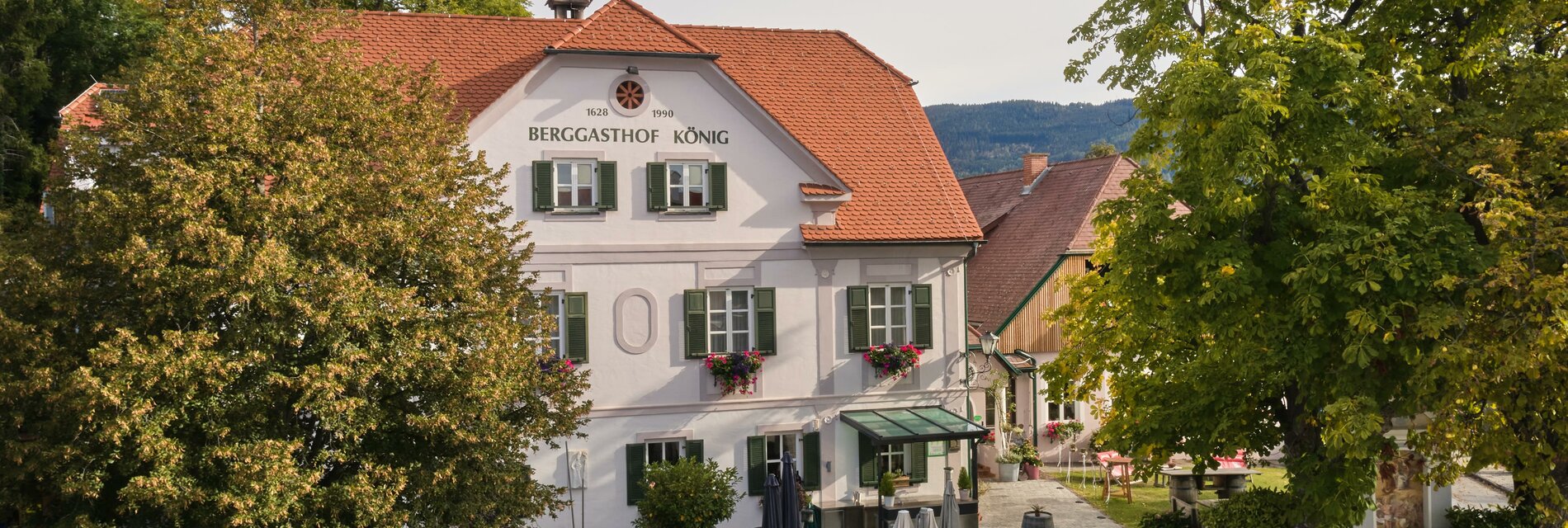 Berggasthof König_Aussenansicht neu_Oststeiermark