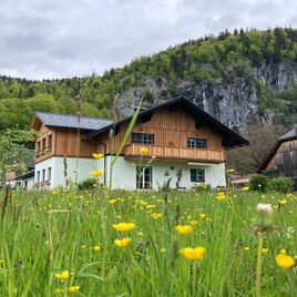 Haus Egglmeier, Grundlsee, Haus vor Gößler Wand | © Egglmeier