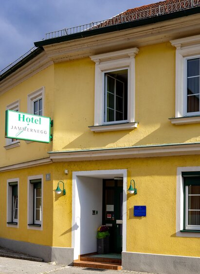 Eingangsbereich Frühstückshotel Jammernegg | © Lipizzanerheimat | Harry Schiffer | HARRY SCHIFFER PHOTODESIGN | © Lipizzanerheimat | Harry Schiffer