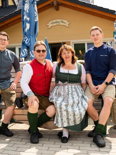 Die Gastgeberfamilie Ebner-Hollerer. | © Gasthaus Ebner - Steirisches Wirtshaus | kumpPhotography | © Gasthaus Ebner - Steirisches Wirtshaus