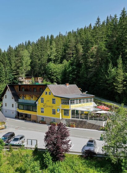 Gasthof Klug aus der Vogelperspektive | © Steirische Rucksackdörfer-KumpPhotography | © Steirische Rucksackdörfer-KumpPhotography