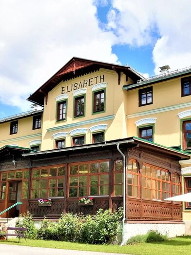 Gasthof Elisabeth, Bad Aussee, exterior view | © Gasthof Elisabeth_Sebastian Gimbel | Gasthof Elisabeth_Sebastian Gimbel | © Gasthof Elisabeth_Sebastian Gimbel